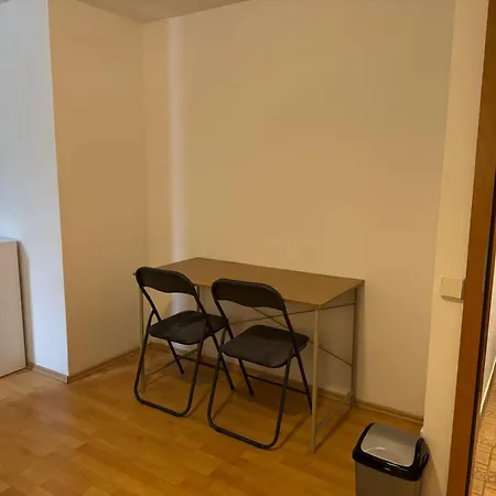 Quarto em Acomodações Particulares Spacious Near Center Liubliana