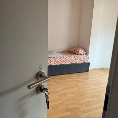 Quarto em Acomodações Particulares Spacious Near Center